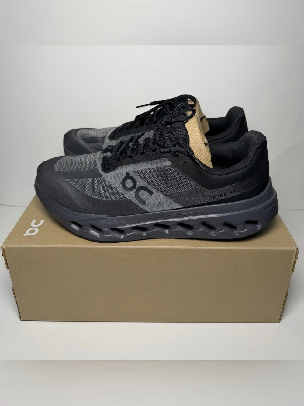 NIB On Cloudsurfer Next Mens 10.5W Wide Black Athletic Running Shoes Trainer NEW
